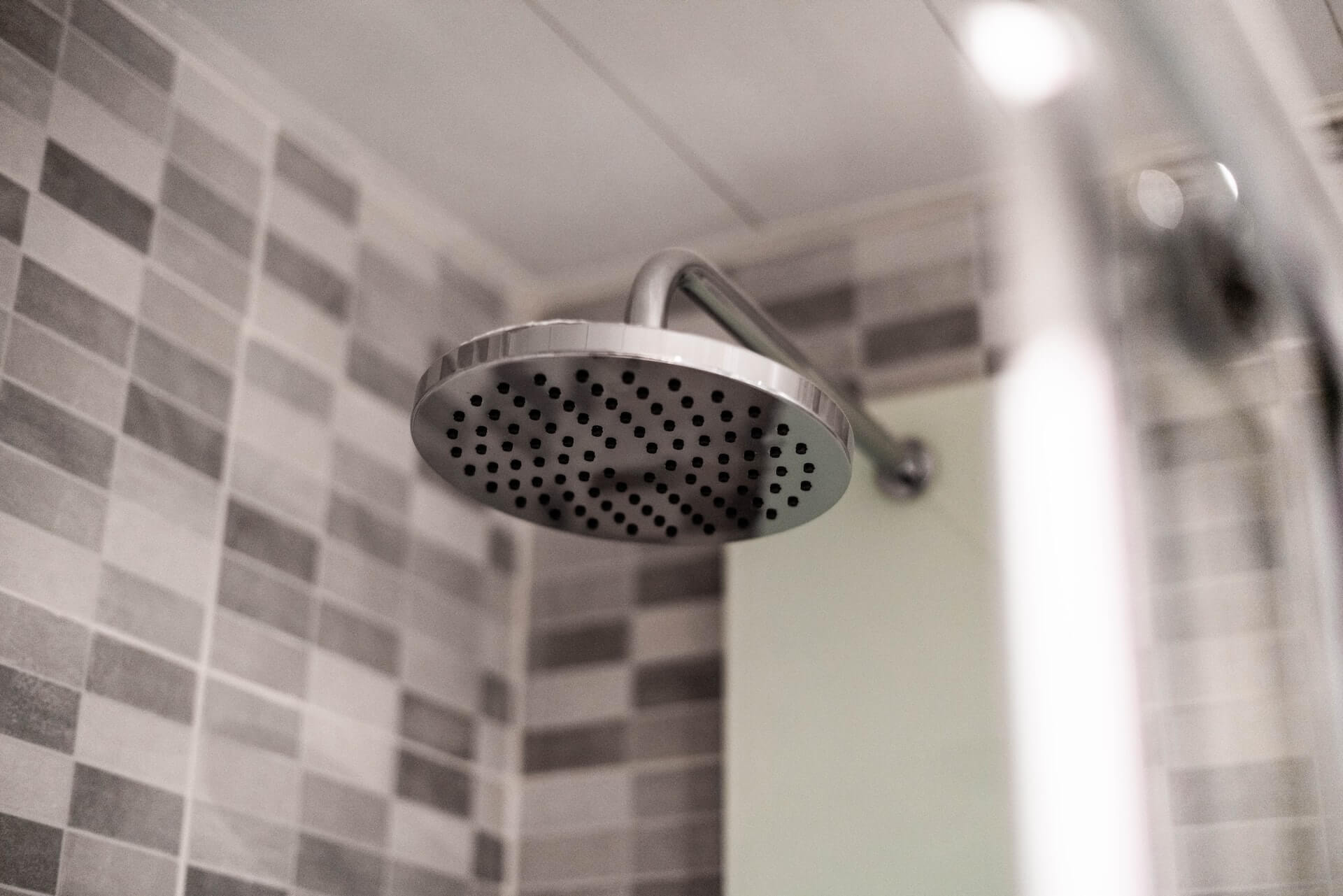 Hoeveel kost een douche nemen? Dit is de prijs van je gemiddelde waterfactuur