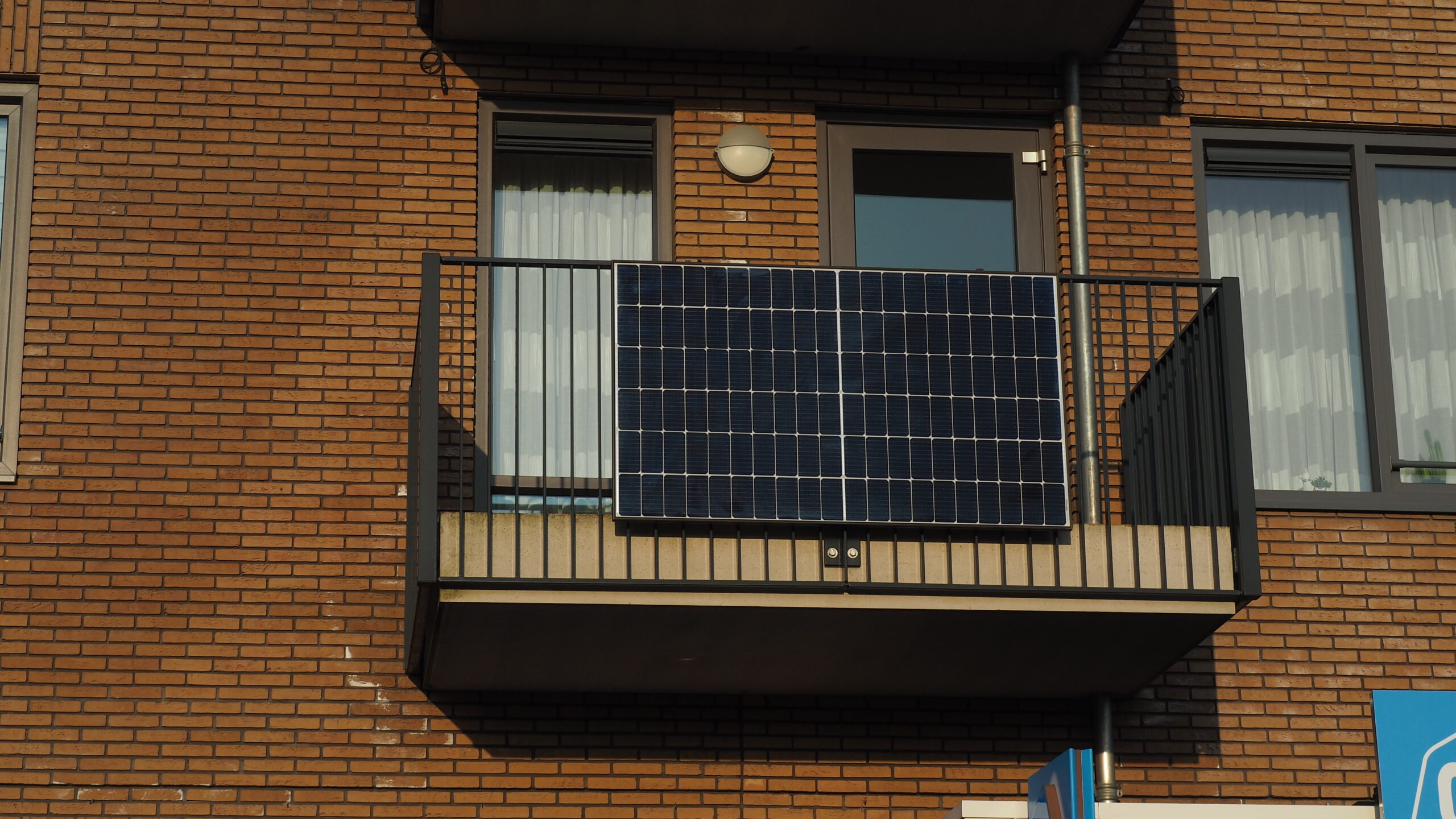 Stroom opwekken via balkonzonnepanelen: voor- en nadelen