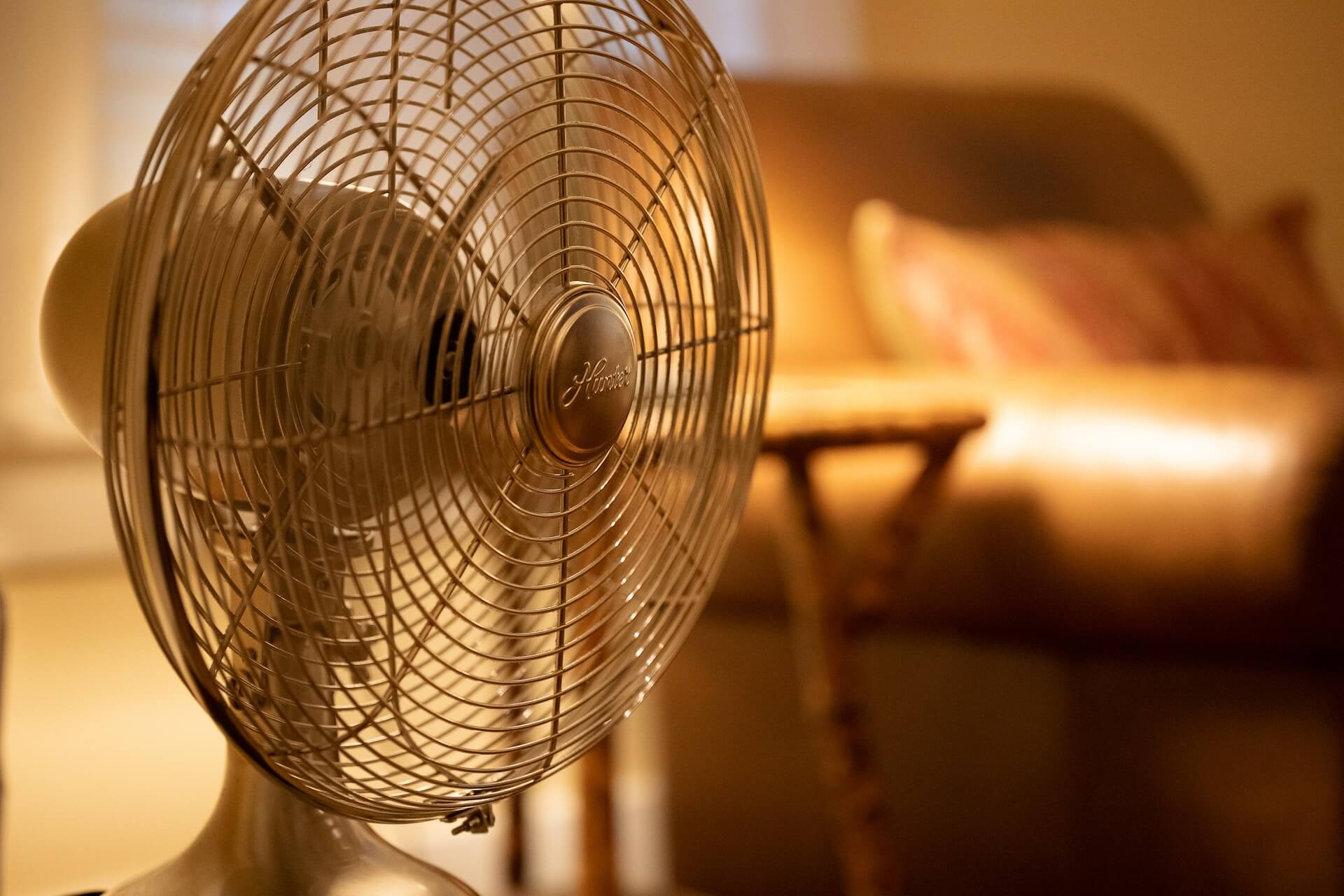 Ventilator versus airco: welk toestel biedt de goedkoopste verkoeling?